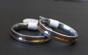 1.154 ALIANÇA DE AÇO DETALHADA LINHA CENTRAL