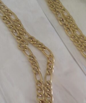 110.9 CORRENTE DE AÇO ELO FÍGARO 3X1 6MM 30g