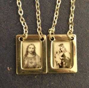 21.18 ENOSSA SENHORA DO CARMO PRETO E BRANCO