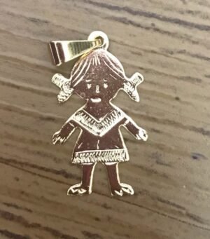 208.90 PINGENTE  MENINA BANHADO A OURO 18K