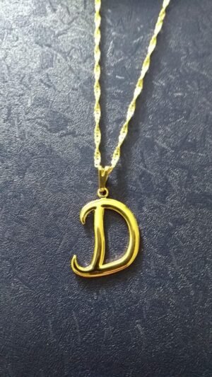 25.7 COLAR FOLHEADO LETRA D