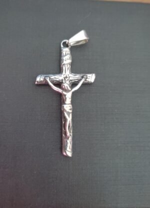 162.16 PINGENTE DE AÇO JESUS NA CRUZ