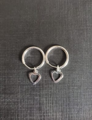 143.70 ARGOLA DE PRATA CORAÇÃO VAZADO