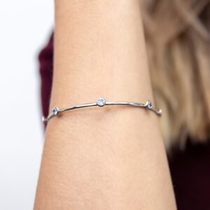 183.27 - BRACELETE DE AÇO 5 ZIRCÔNIAS