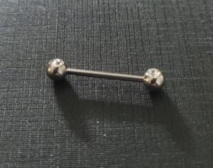 26.173 PIERCING DE AÇO COM PEDRA CRAVEJADA