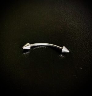 26.176 - PIERCING DE AÇO BANANA TRIÂNGULO G