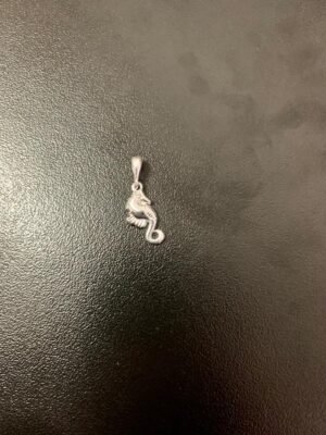 212.164 - PINGENTE CAVALO MARINHO 1.1g