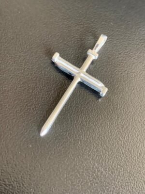 212.171 - PINGENTE DE PRATA CRUZ PREGO 3.5mm 1.6g