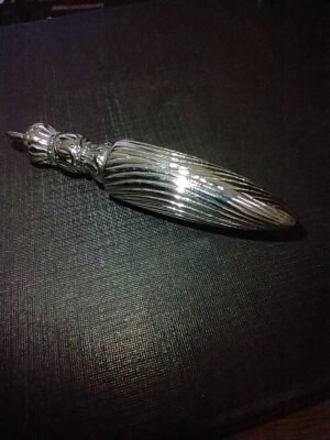 162.80  -  PINGENTE DE AÇO DECORAÇÃO ANTIGA