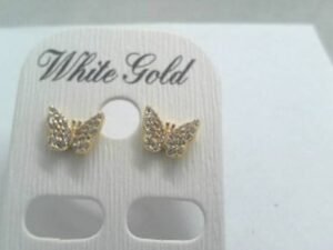 161.56 - BRINCO BANHADO 1,1G BORBOLETA CRAVEJADA