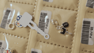 150.21 - BERLOQUE DE PRATA CHAVE