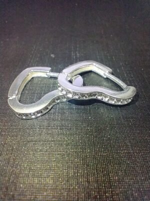 143.95 - ARGOLA DE PRATA CORAÇÃO PONTO DE LUZ BRANCO