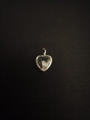 212.217 - PINGENTE DE PRATA PONTO DE LUZ EM CORAÇÃO COM BORDA 0,3g