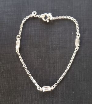 140.141 - PULSEIRA DE PRATA ELO CARTIER PLACA COM PONTO DE LUZ