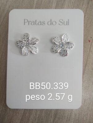151.65 - BRINCO DE PRATA FLOR CRAVEJADA 165,00