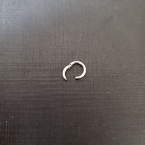 26.231 - PIERCING DE AÇO ARGOLA DE CLICK P 0,8cm