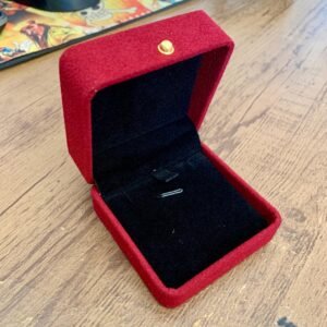 134.5 - CAIXINHA DE COLAR QUADRADA