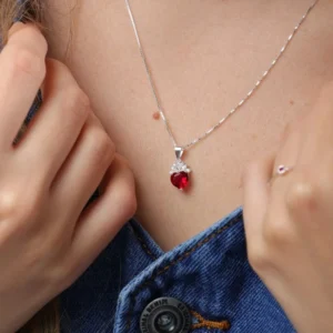 218.64 - COLAR DE PRATA CORAÇÃO PRINCES