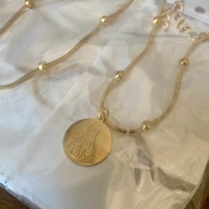 197.131 - PULSEIRA DE AÇO ELO RATO BOLINHAS COM PINGENTE DE NOSSA SENHORA MEDALHA