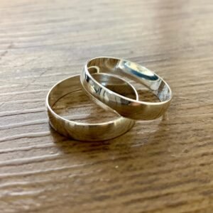 261.2 - ALIANÇA LISA BANHADA A PRATA 4.0MM 50MLS