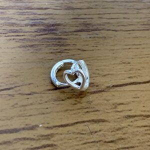 230.9 - ARGOLA BANHADA A PRATA CORAÇÃO